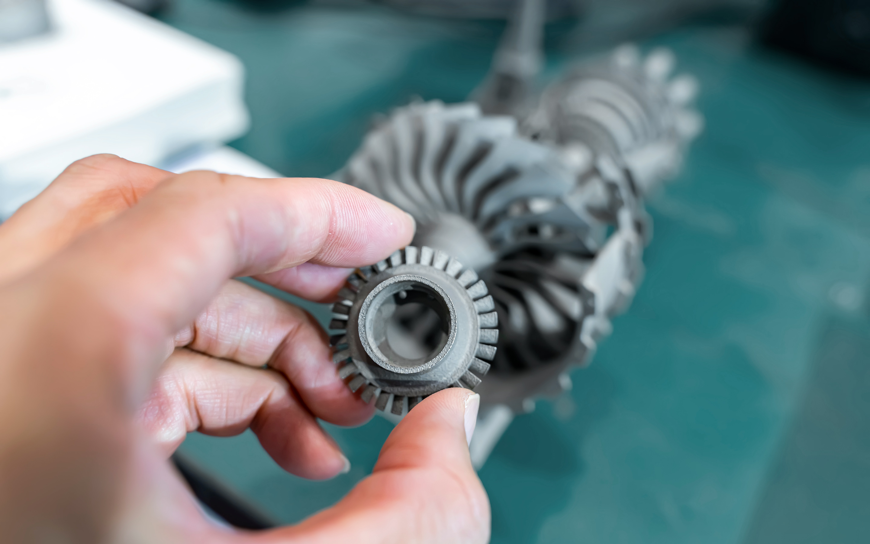 Capgemini_Digital-Engineering--The-new-growth-engine-for-discrete-manufacturers