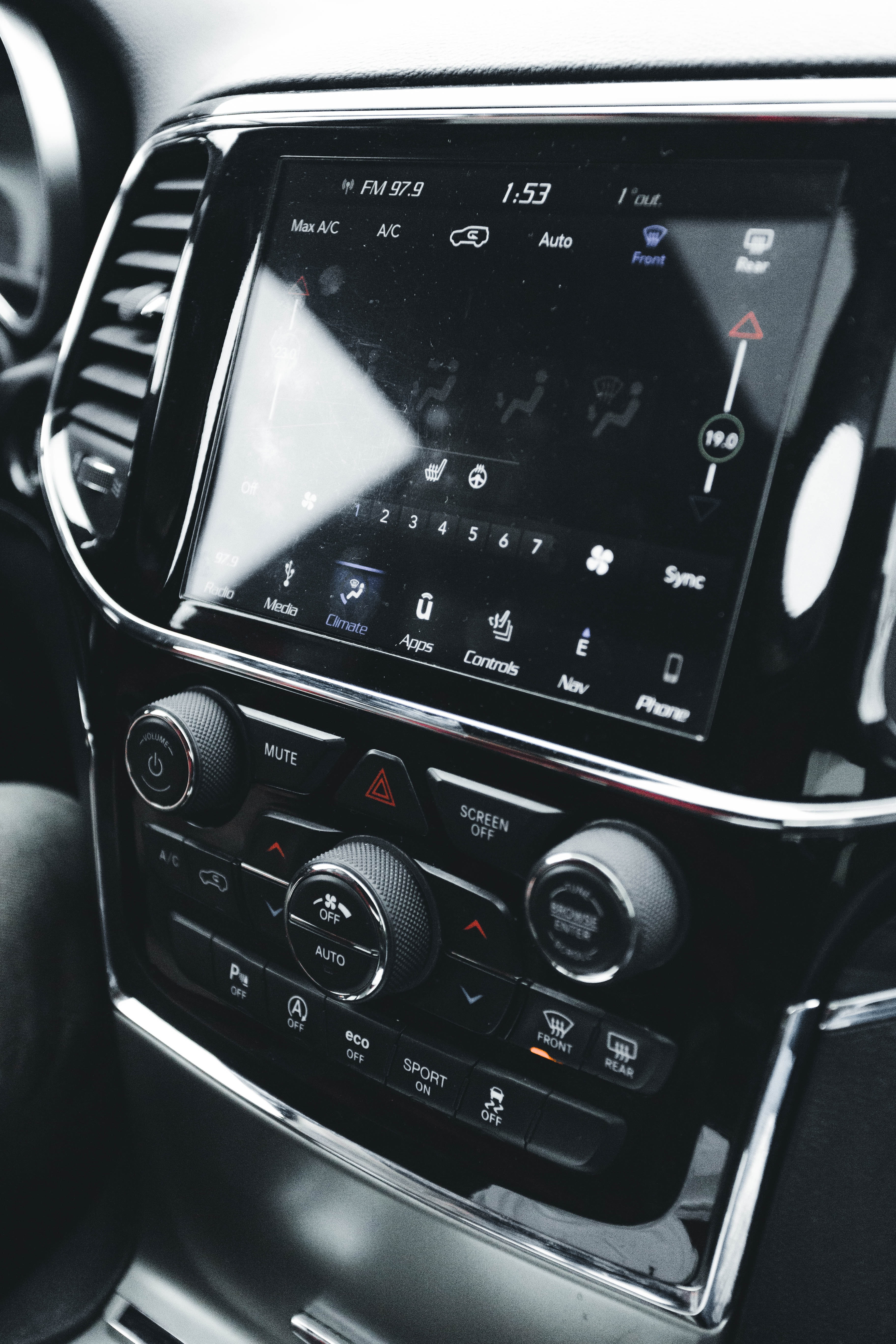 Invetn_PoV_Monetizing Vehicle Data
